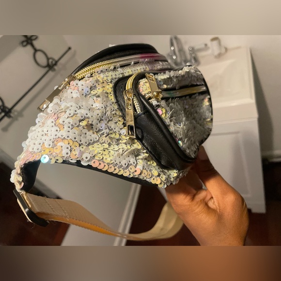 Two Tone Sequin Fanny Pack - Picture 4 of 6